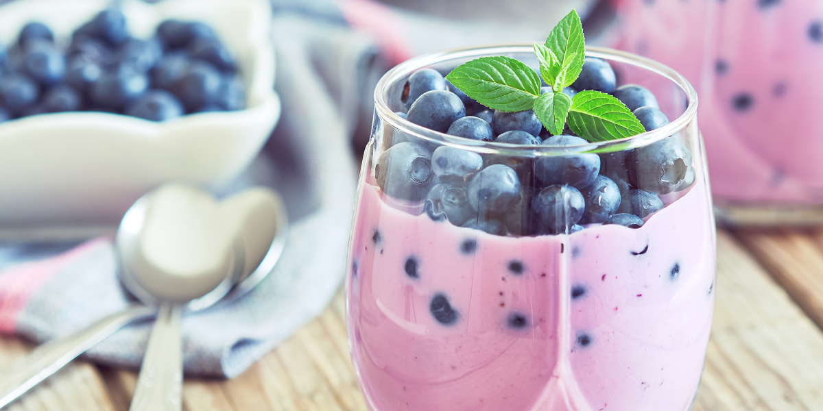 Черника в йогурте