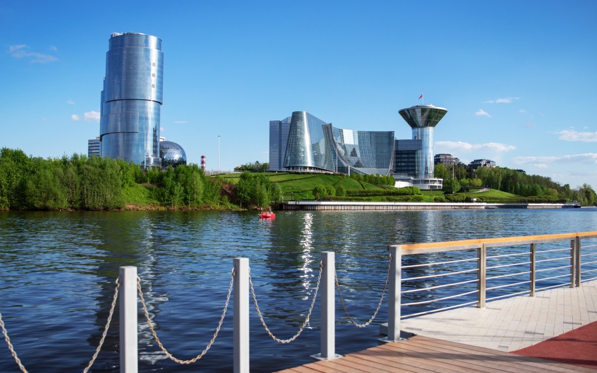 Набережная реки Павшинская Пойма