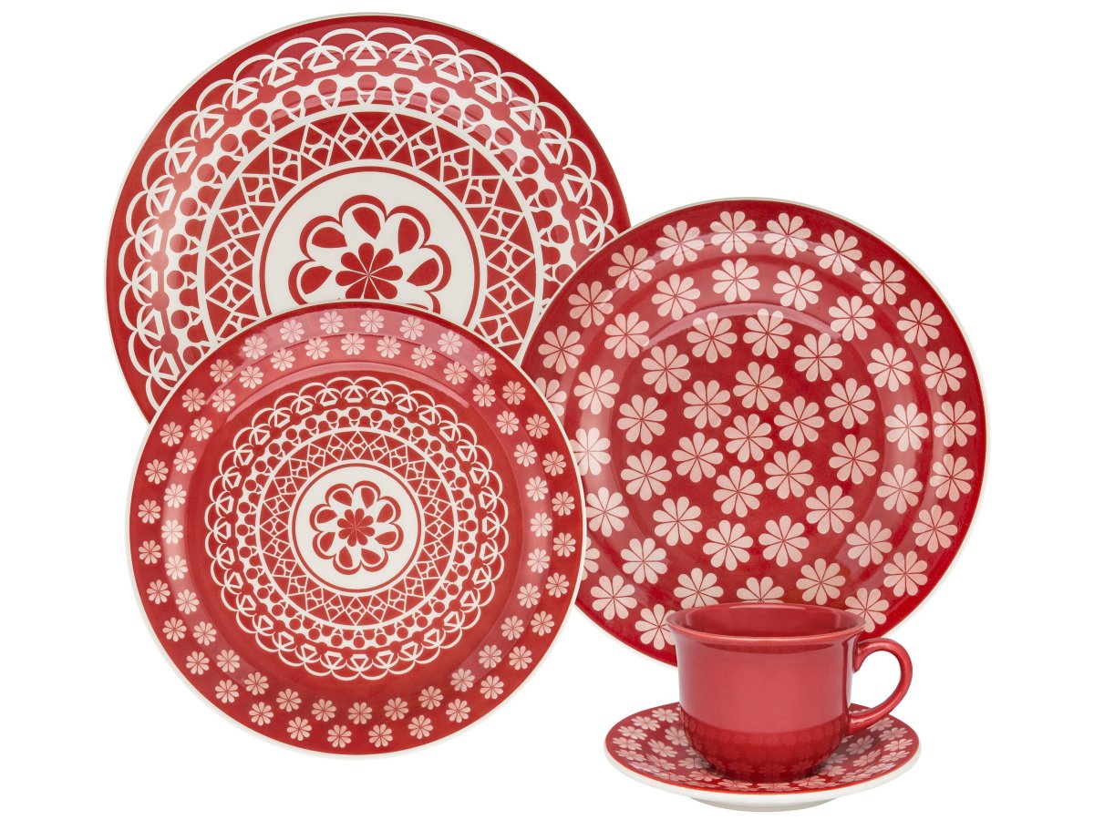 Тарелка с орнаментом