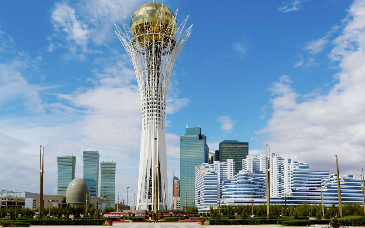 Монумент Астана-Байтерек сверху