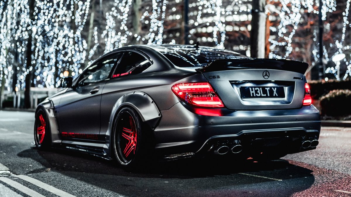 Mercedes Benz c63 AMG