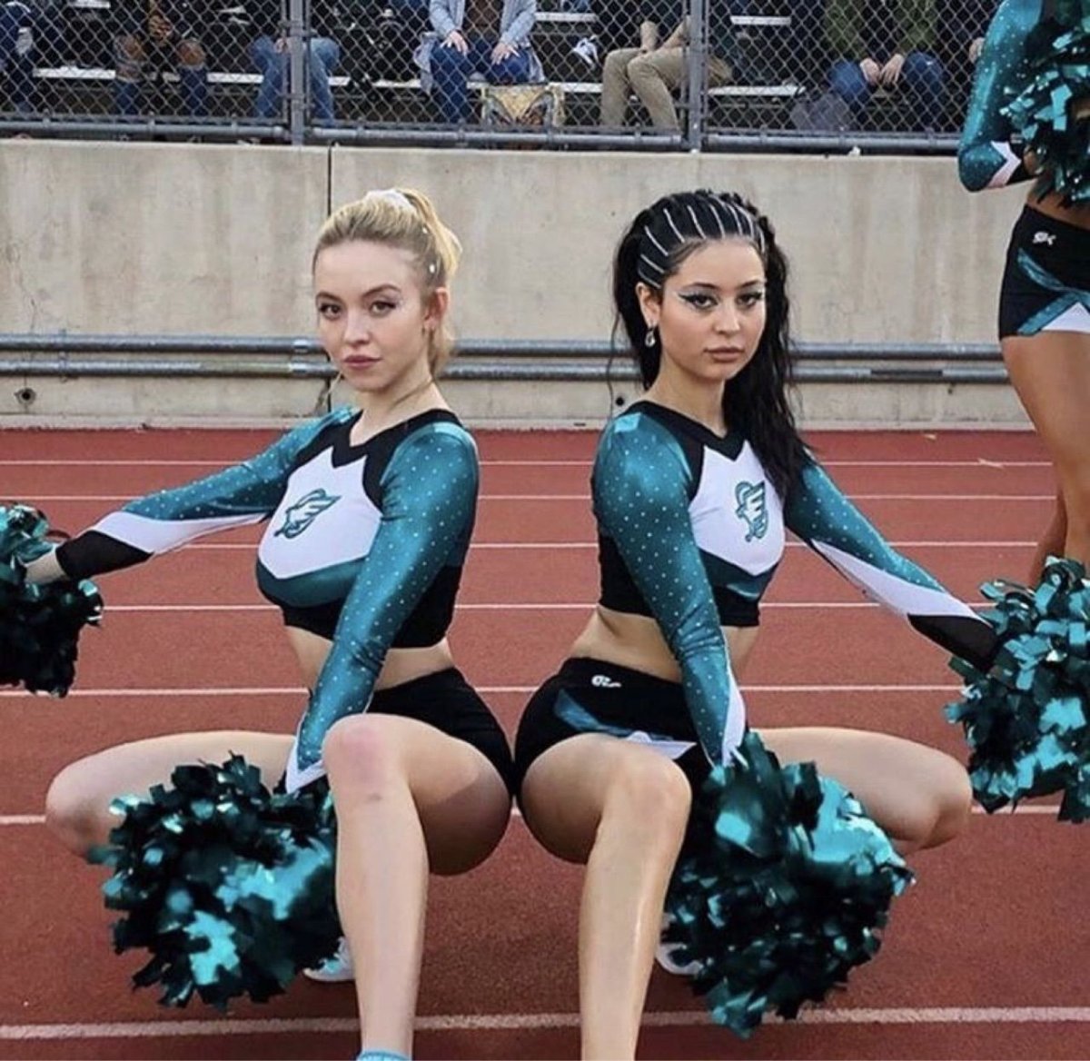 Эйфория Мэдди и Кэсси