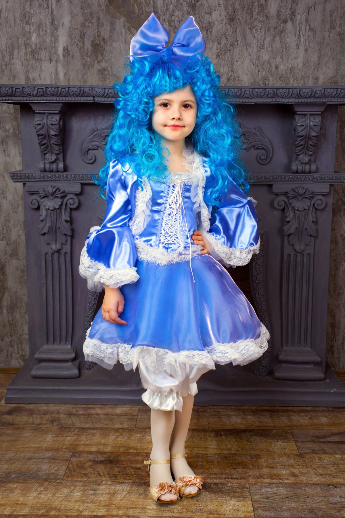 Мальвина девочка с голубыми волосами