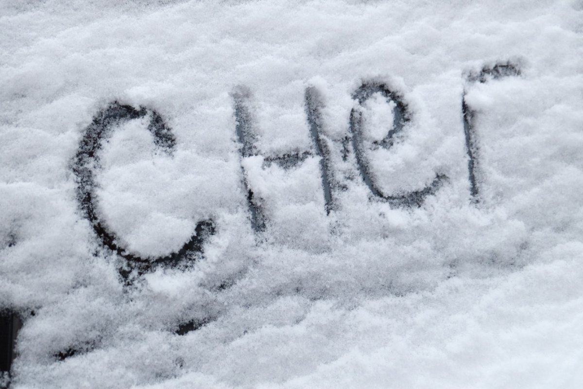 Снежная баба из снега