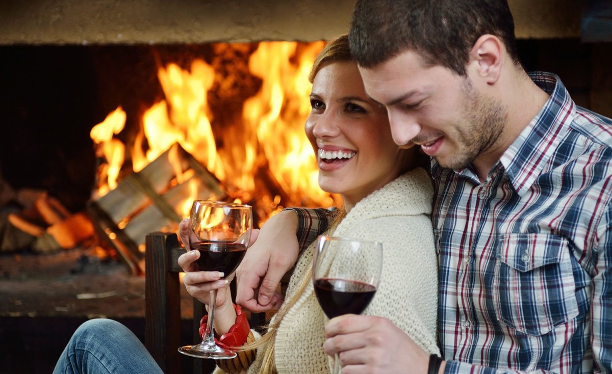 Романтика у камина