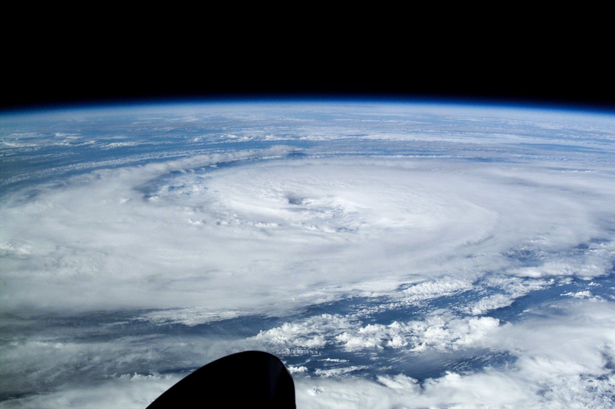 Озоновая дыра над Антарктидой