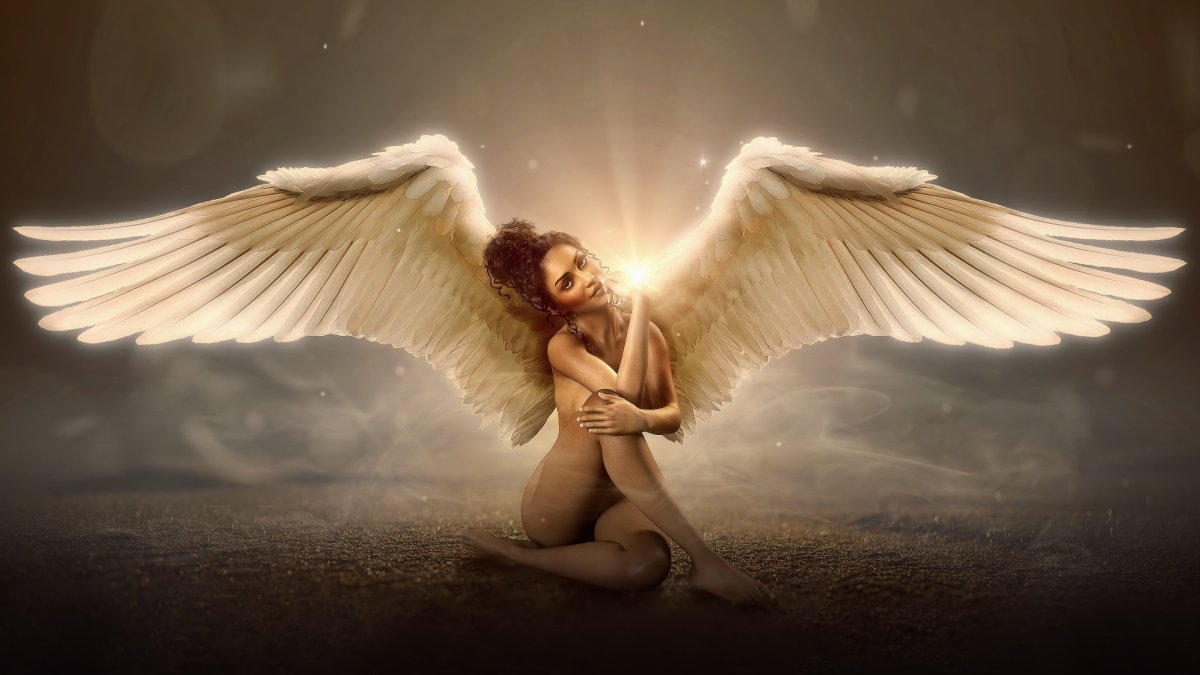 Ангел с раскрытыми крыльями