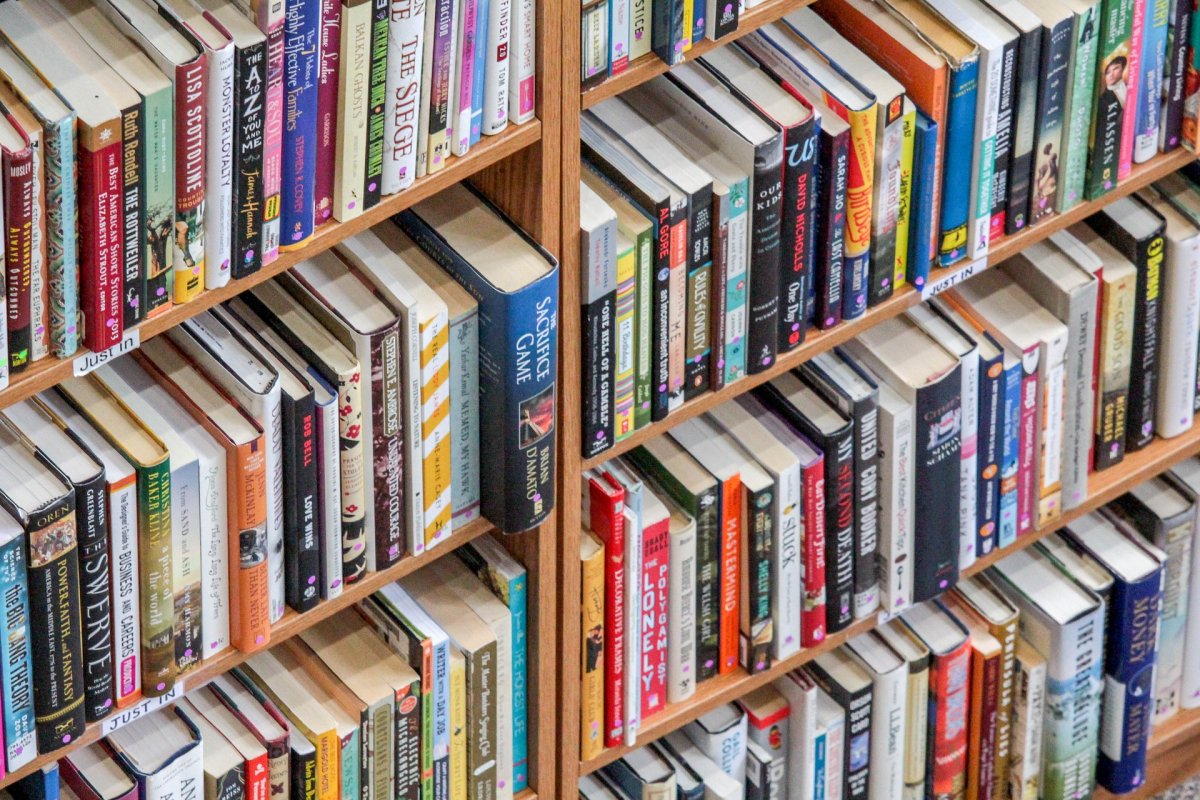 Корешки старинных книг