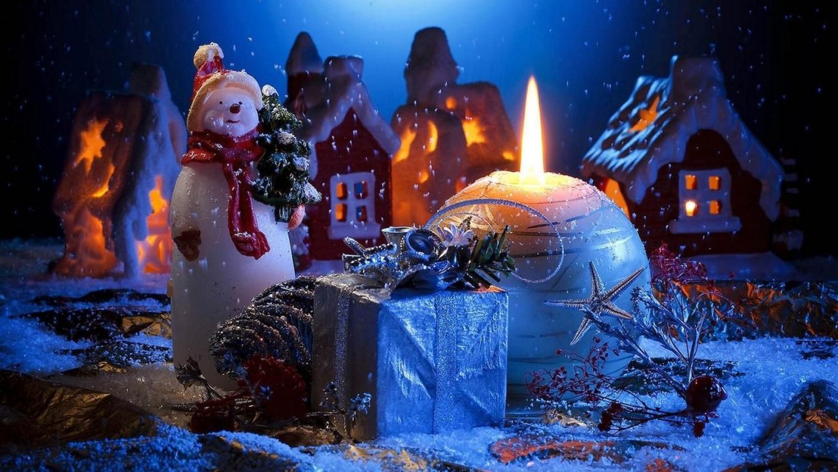 Новогодний Снеговик