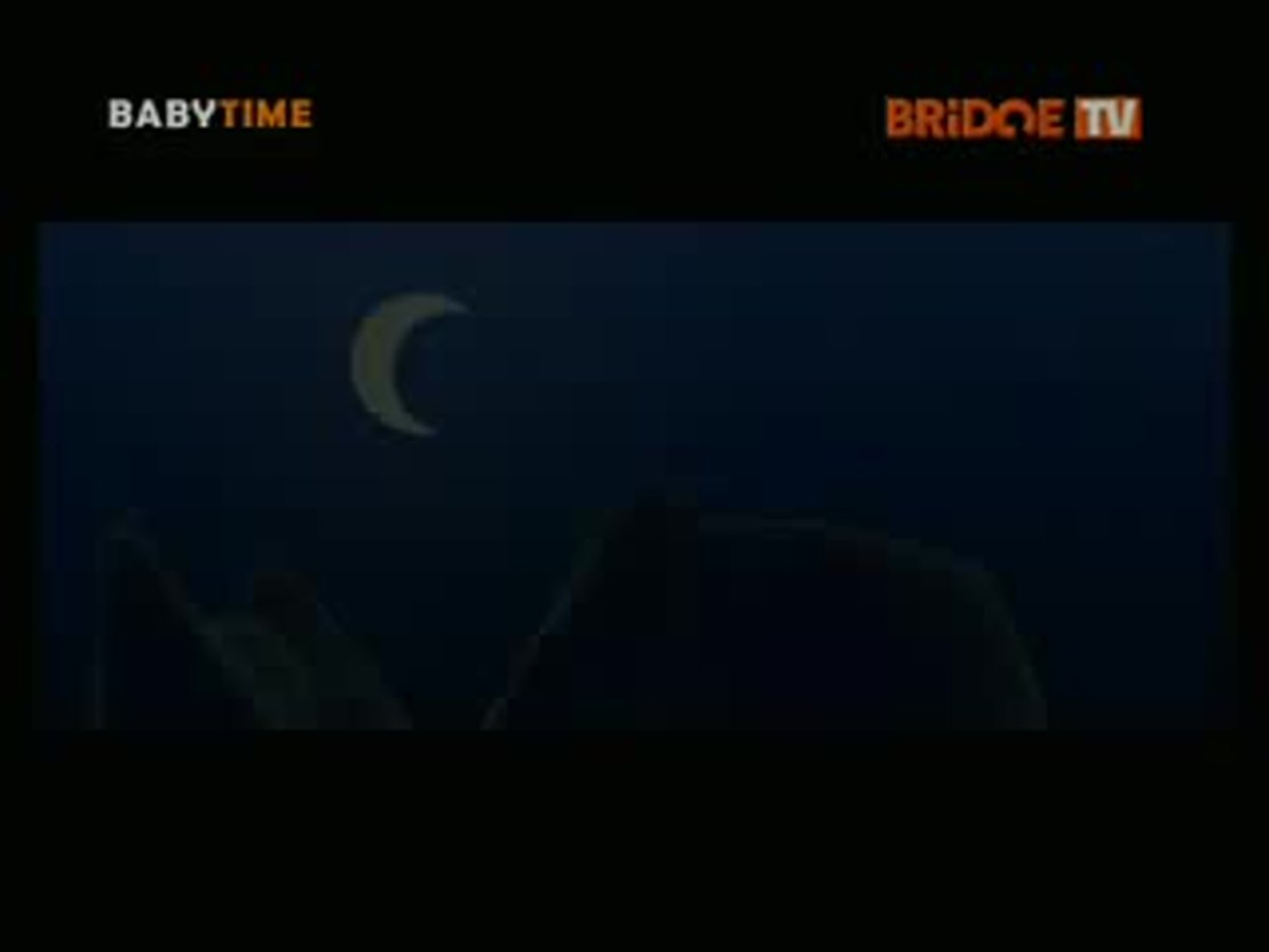 Малыш танцует гангнам стайл