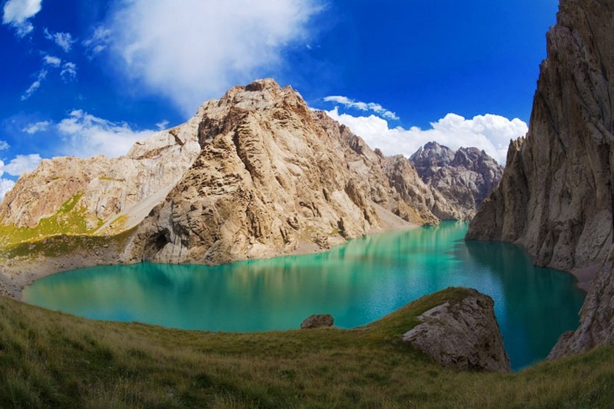 Озеро Чатыр-Куль Киргизия