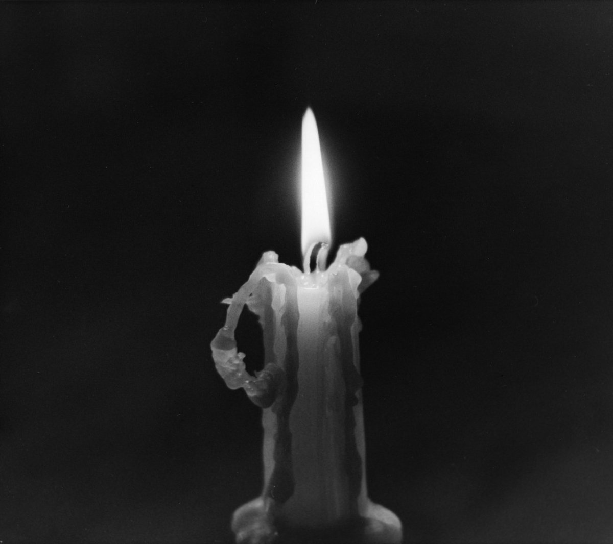 Свечи и цветы