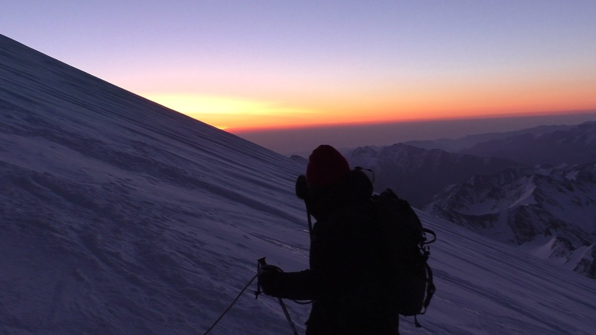 Обои альпинисты горы