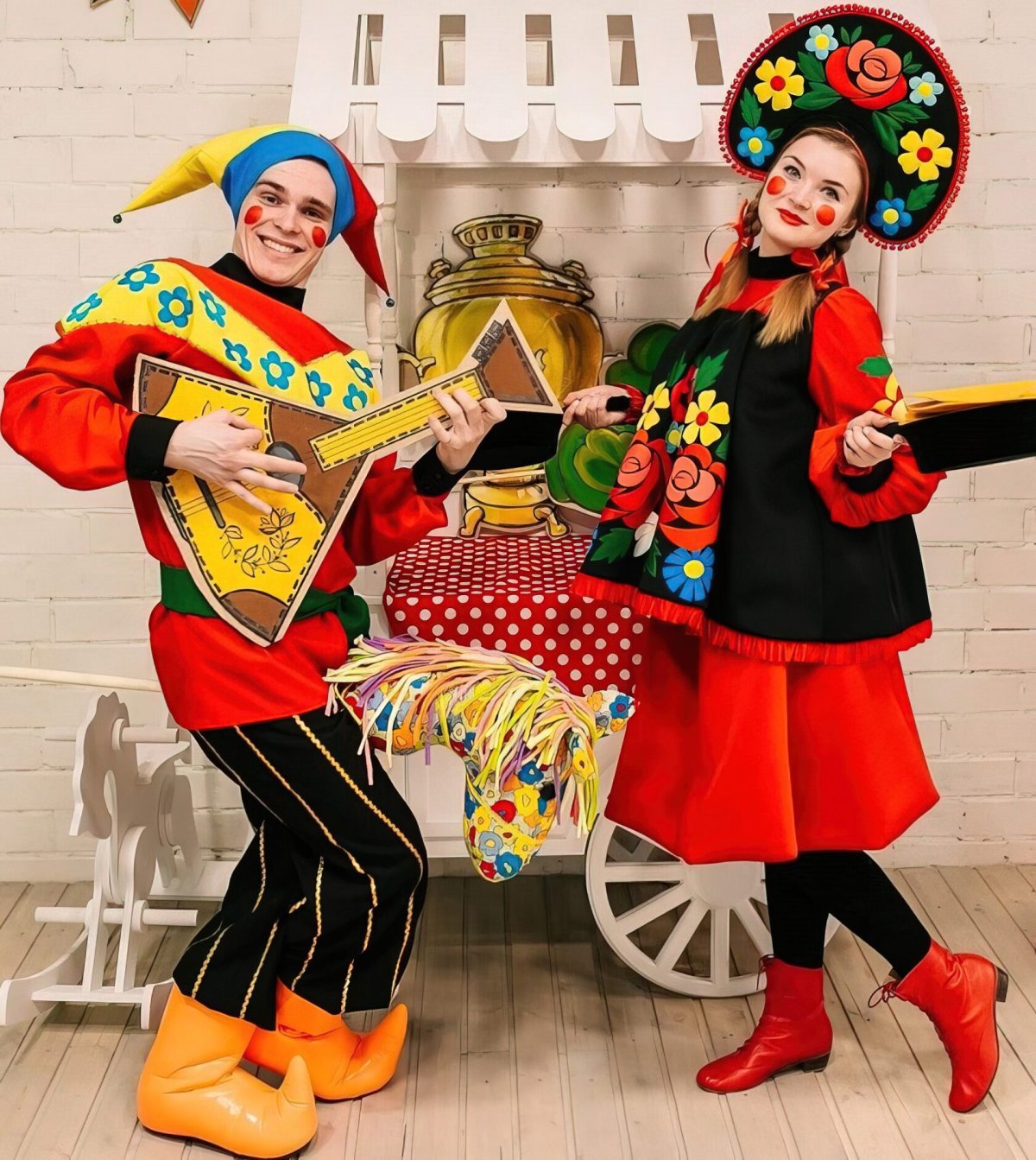 Скоморохи на Ярмарке с петрушкой