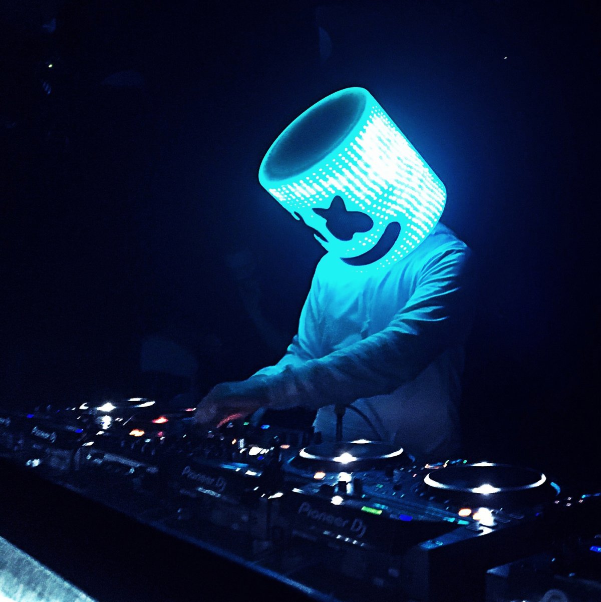 Фото басовой музыки