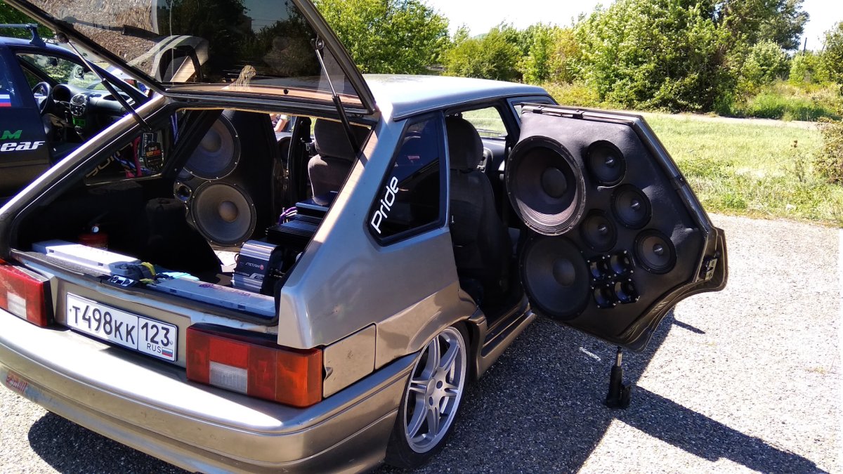 Автозвук девушки обои