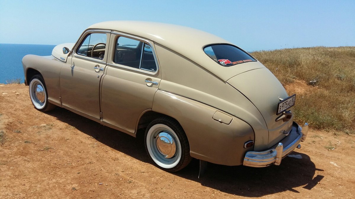 Автомобиль ГАЗ м20 победа