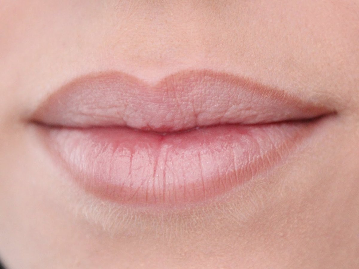 Нежно розовые губы