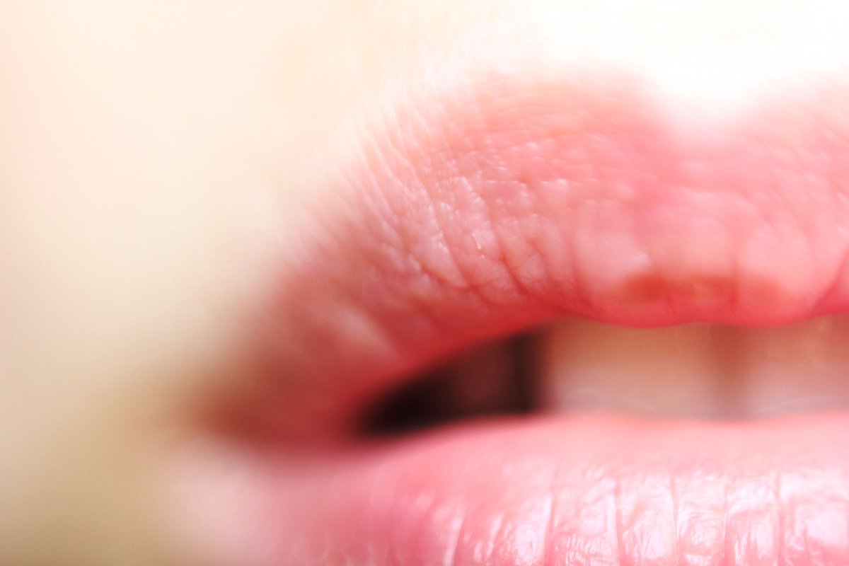 Губы не накрашенные красивые