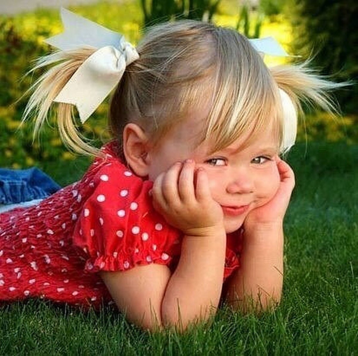 Смешная девочка