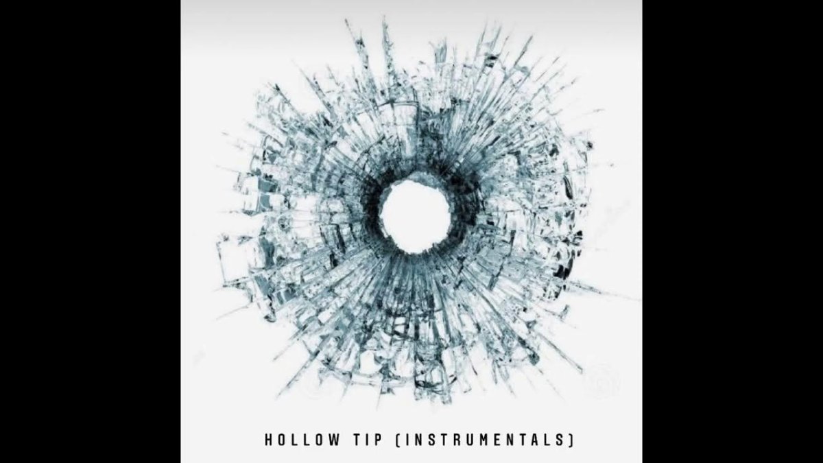 Дырка от пули в стекле