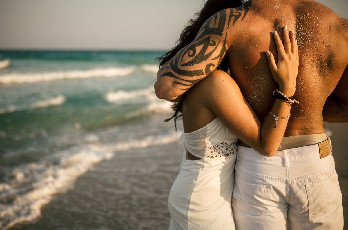 Объятия влюбленных