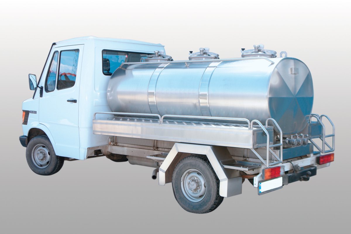 КАМАЗ молоковоз с прицепом