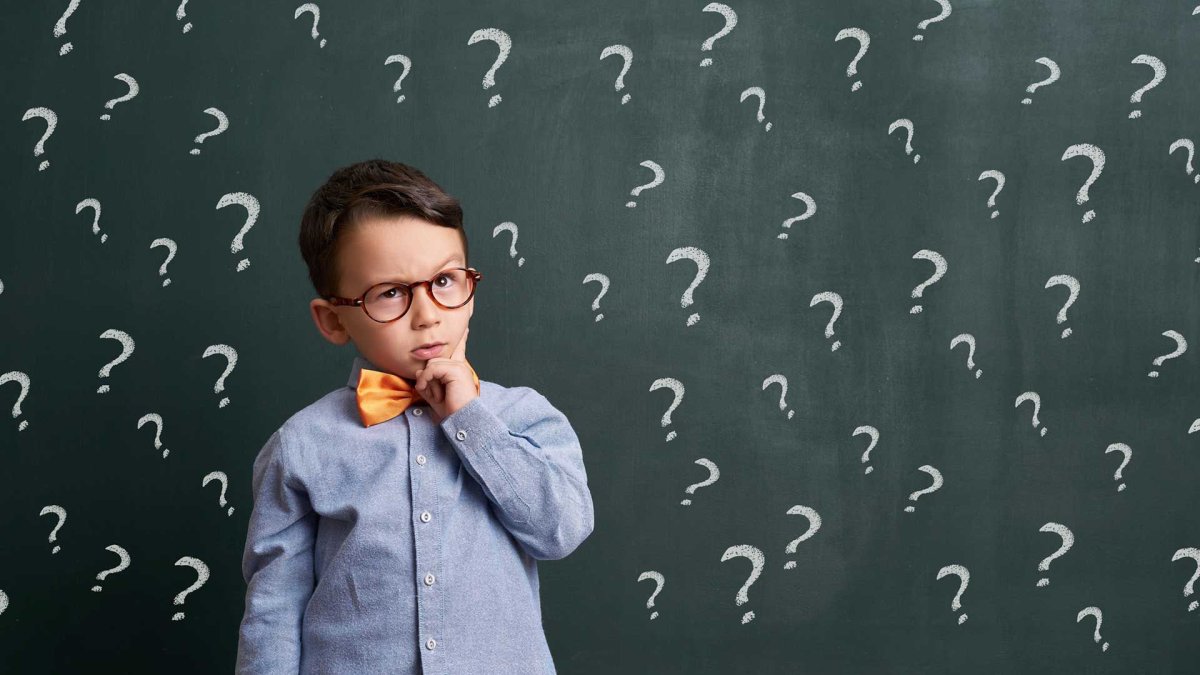 Школьник думает