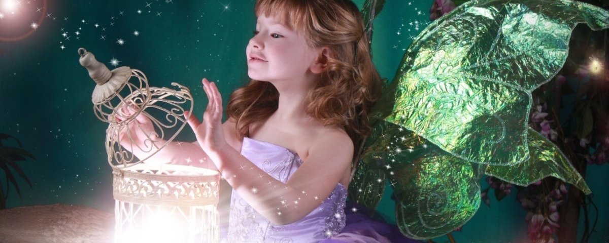 Девушка с цветком