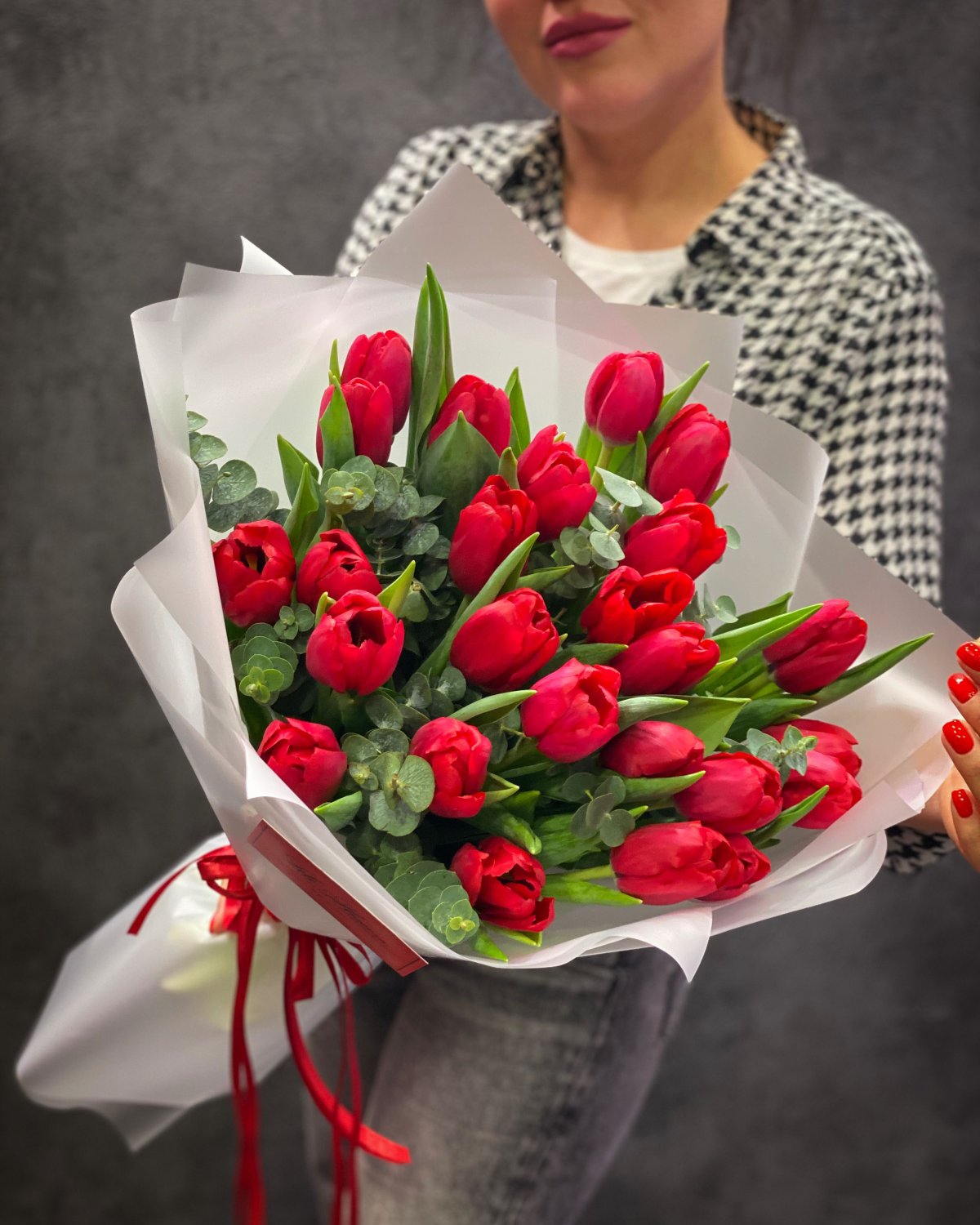 Розочки и тюльпаны