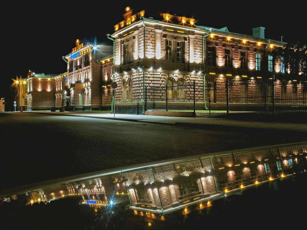 Новособорная площадь весной Томск