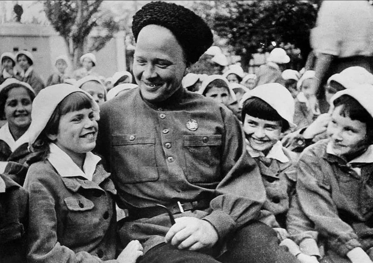 Аркадий Гайдар