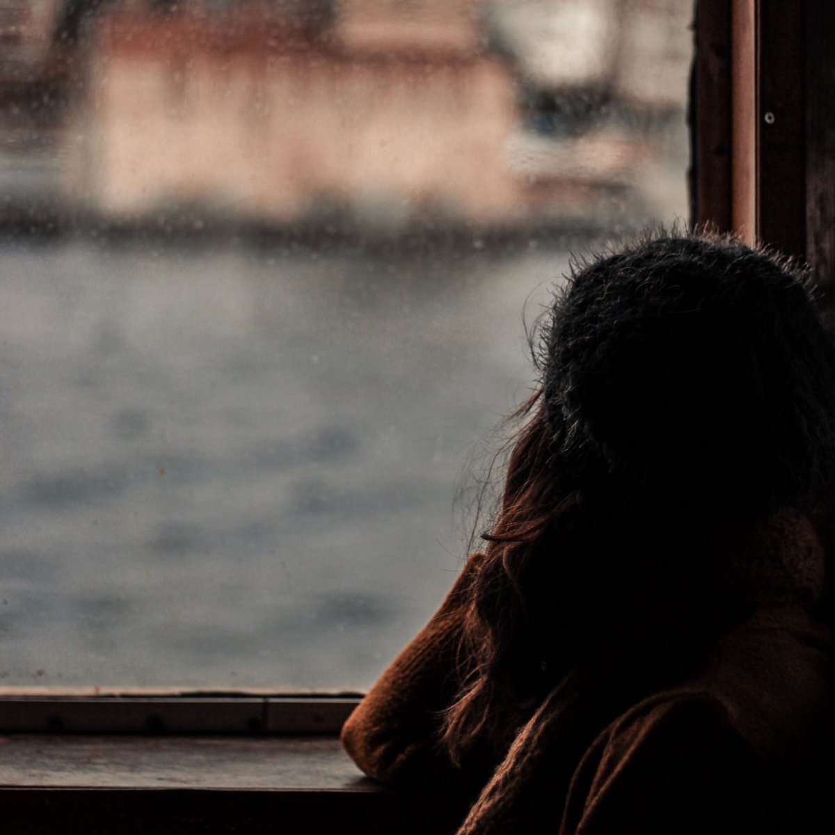 Девушка грусть