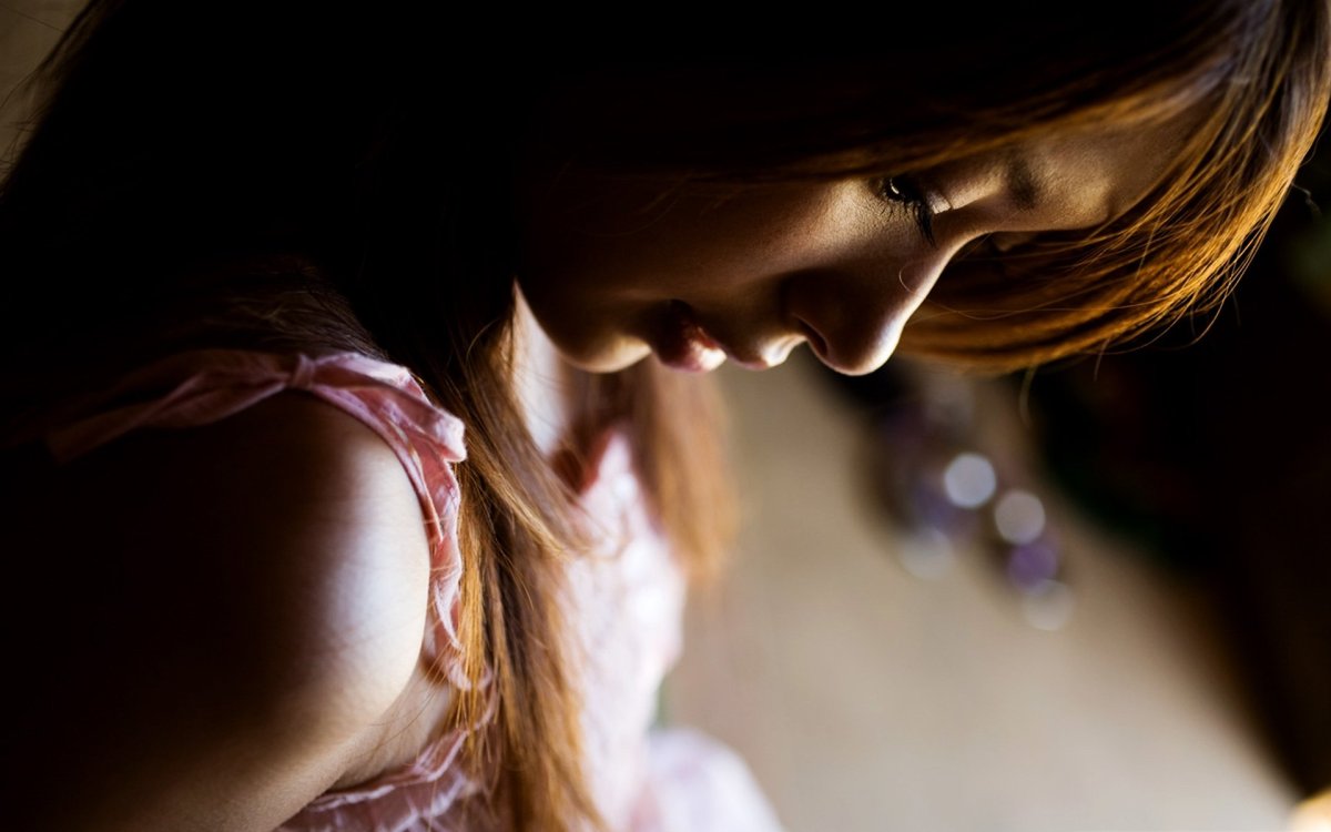 Девушка грусть