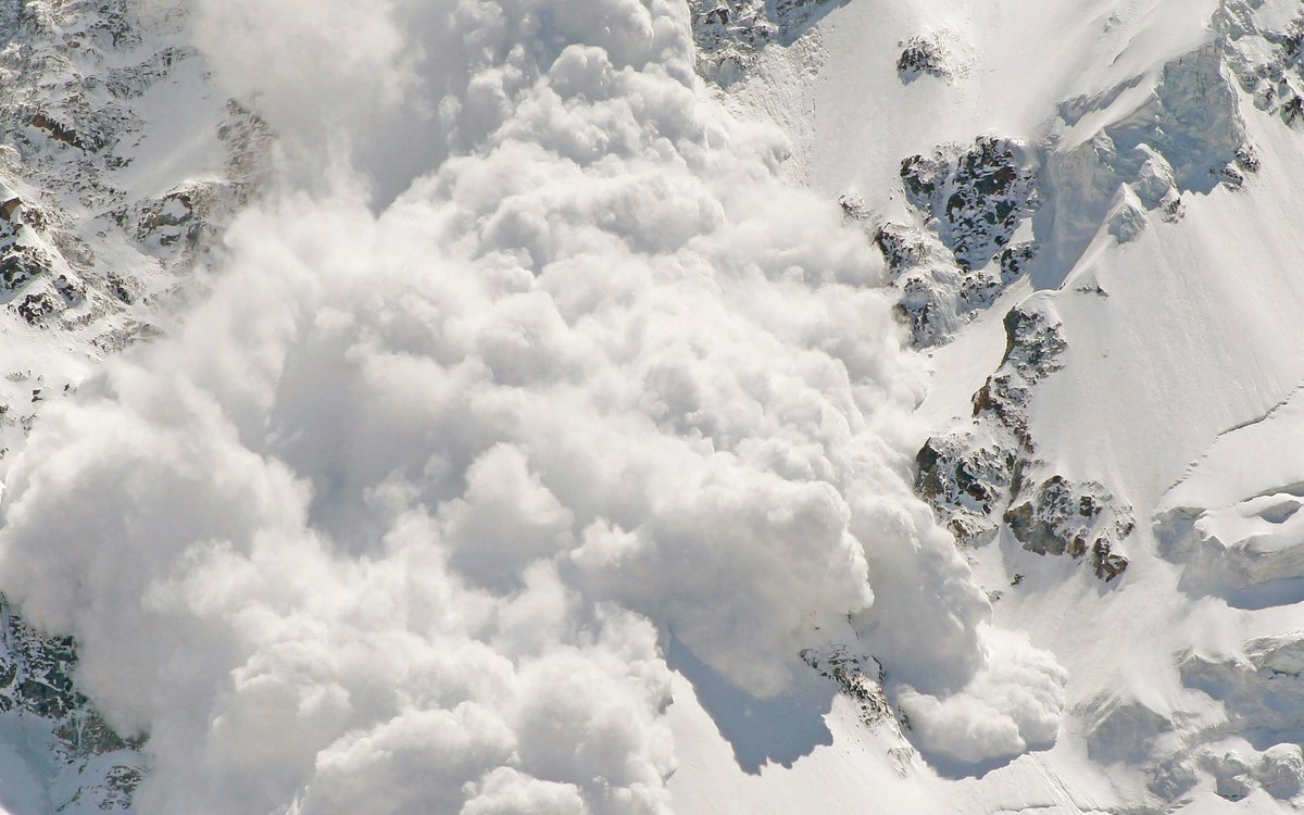 Спуск лавины