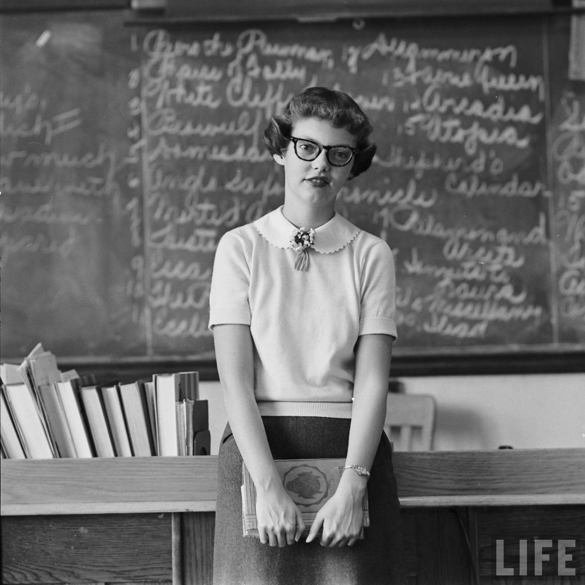 Парень в библиотеке