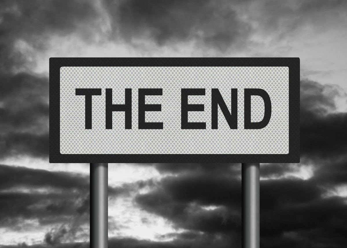 Табличка с надписью конец