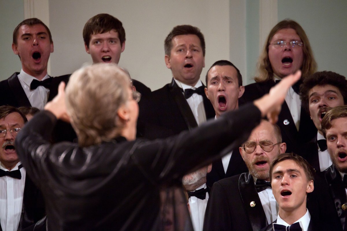 Дирижер церковного хора