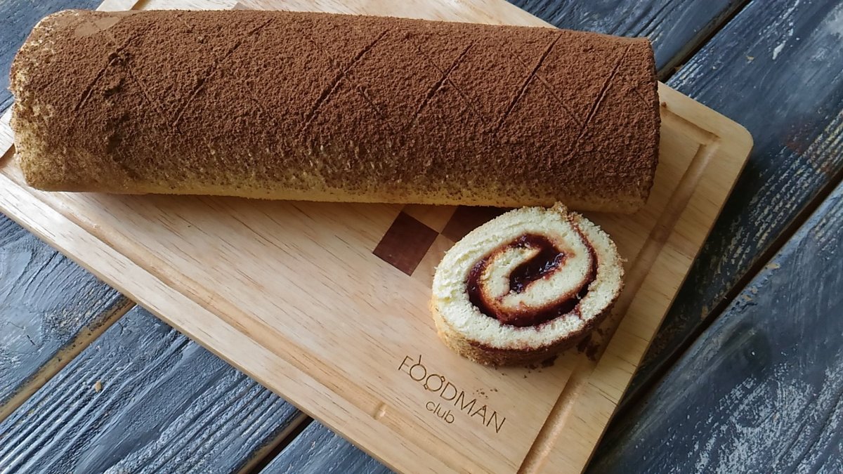 Бисквитный рулет Рафаэлло