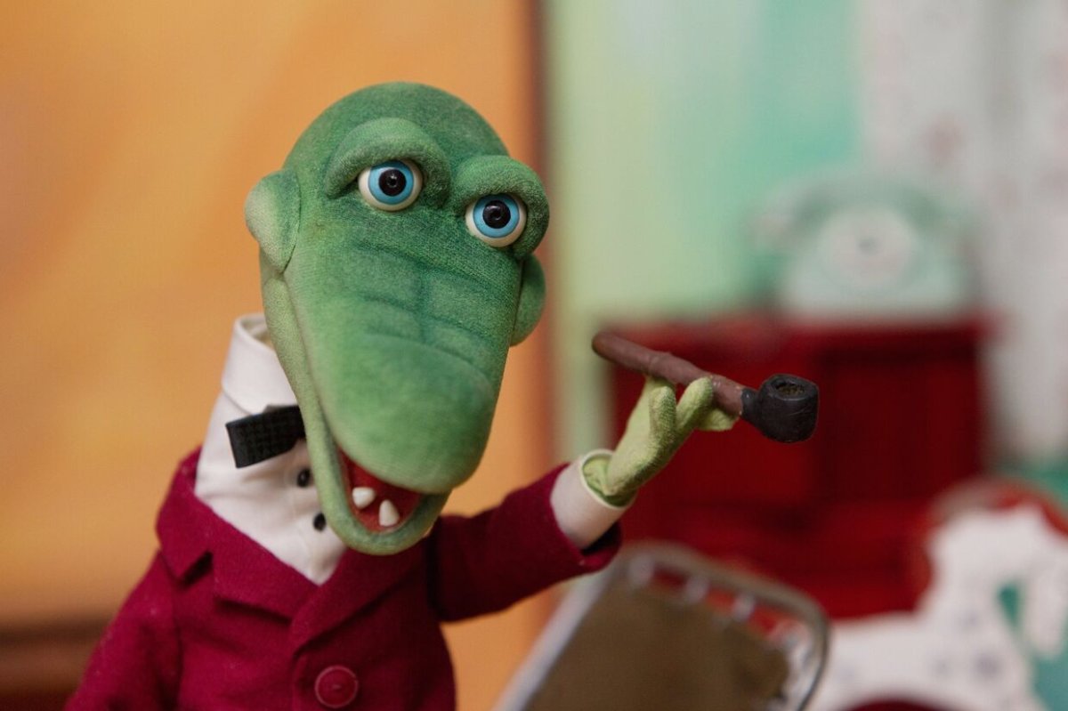 Крокодил Гена пусть бегут неуклюже