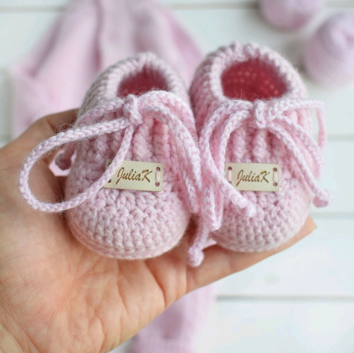 Розовые пинетки