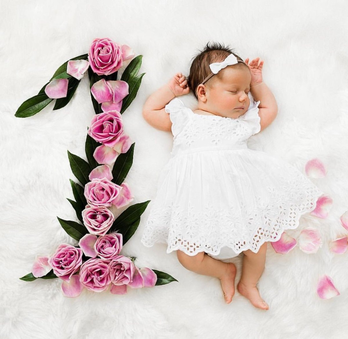 Открытка 1 месяц девочке