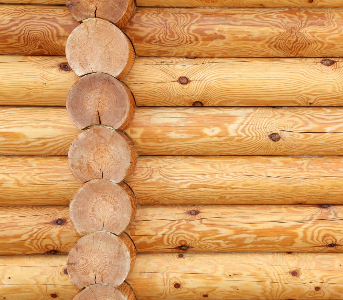 Стена из бревен