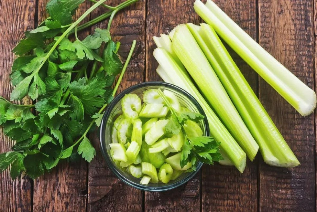 Сельдерей черешковый и листовой