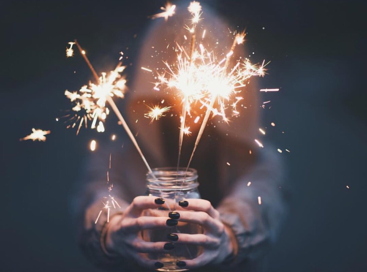 Поздравляем салют