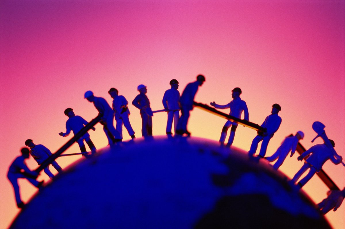 В окружении…