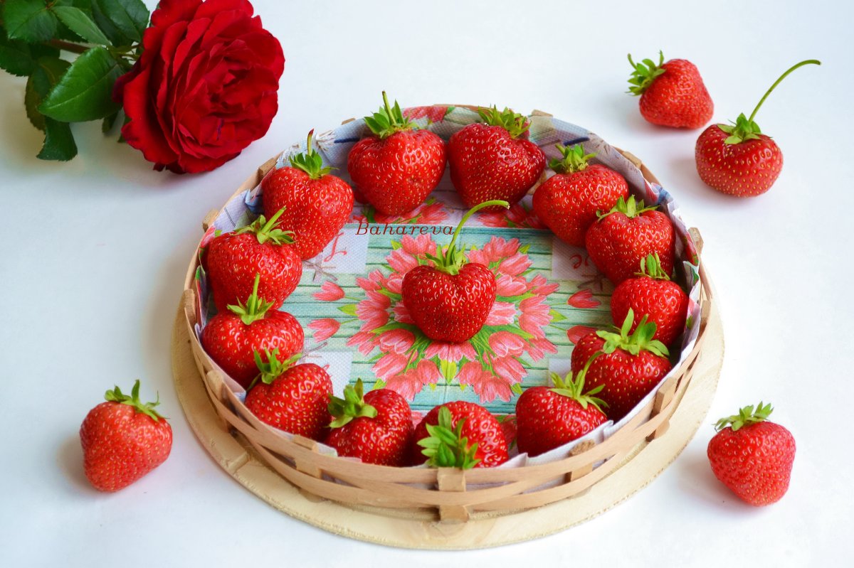 Топик с клубникой