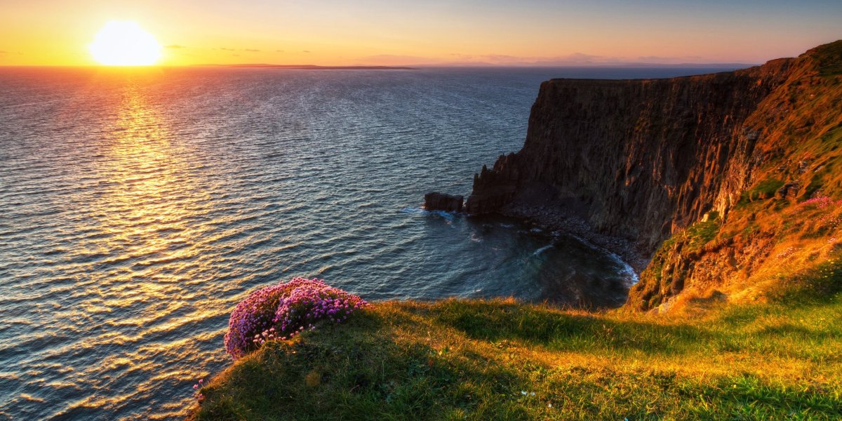 Закат на обрыве