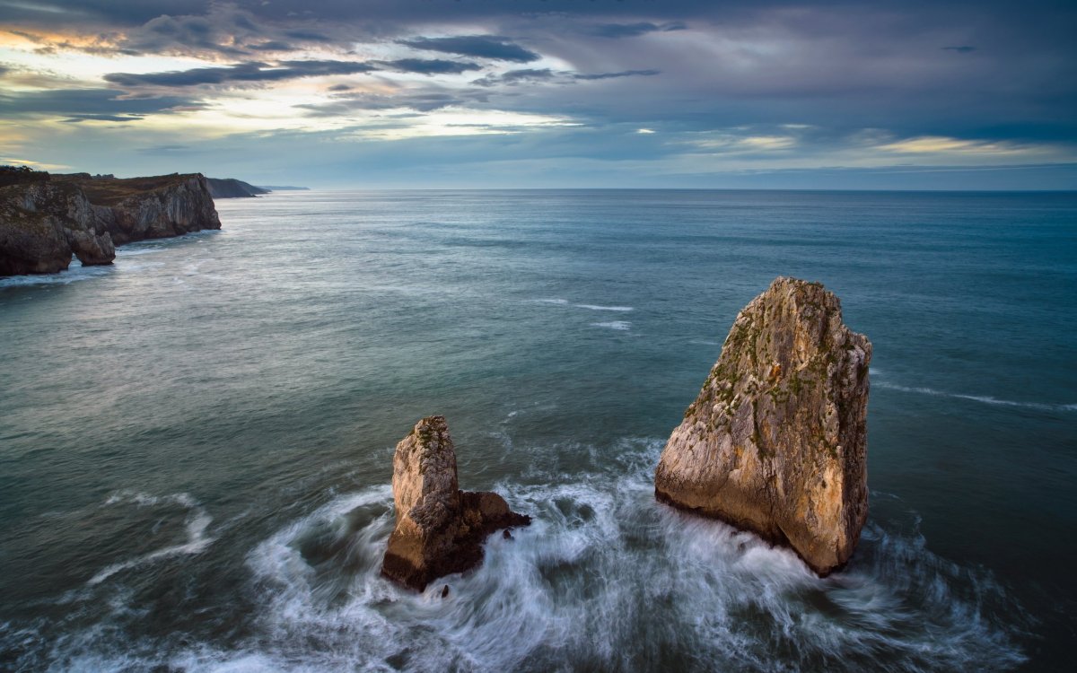 Южная Пальмира скалы море