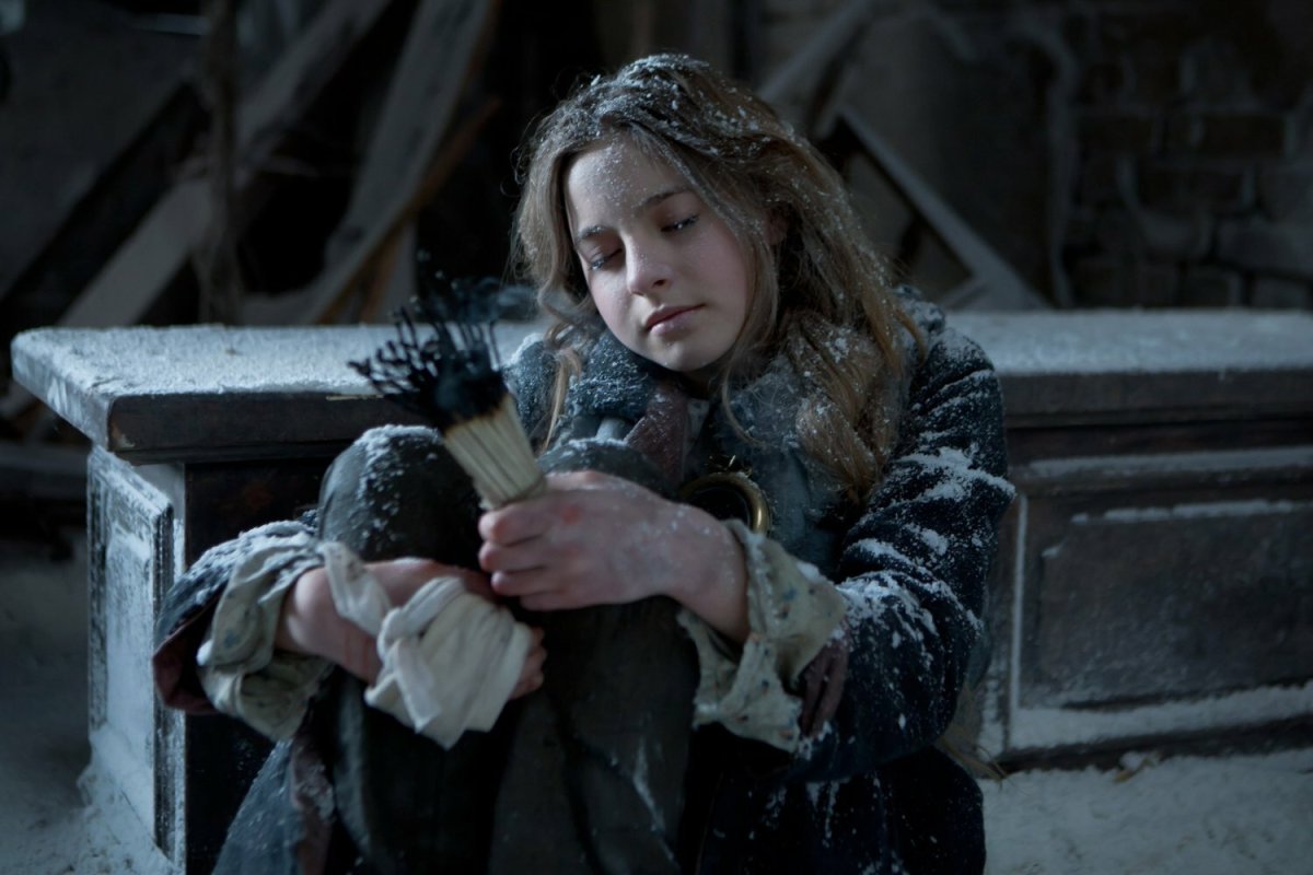 Девушка со спичкой